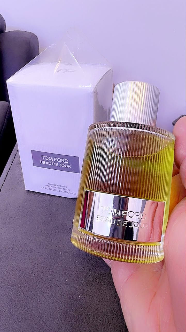 مجموعة عطور للبيع
التفاصيل اسفل الصور 
بيع فقط 
يوجد توصيل


**إذا كنت صاحب هذا الإعلان وتريد حذفه لأي سبب، رجاءا أرسل رسالة إلى الدعم الفني**