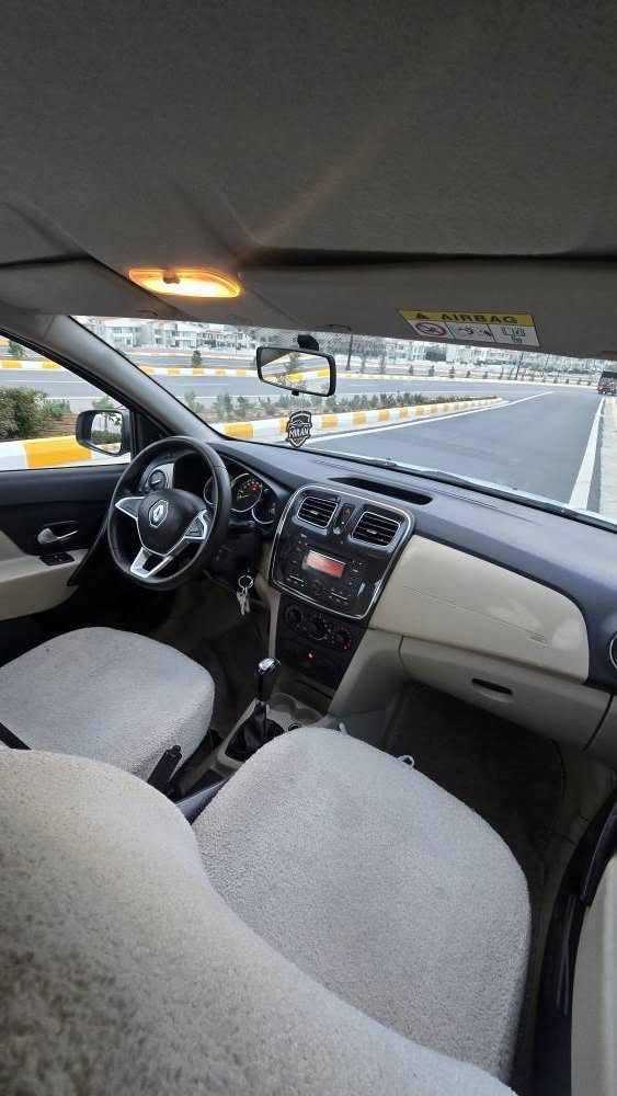 ڕینۆ سیمبول شتی پاک و نمونە یەک چەمەلەغی بەس پەمبە لەگەڵ یەک ساردی بچوکا گێڕ و مەکینەی بەشەرتە هیچ عەیبی نیە و مەزبوتە سەنەوی یەک ساڵە بەسەر چوە بەشەرتی تەحویل و غرامە دینارێ مەسرەفی نیە و سەیارەکە وەسفی ناوێ
٦٩ گەڵا کۆتایەکەی 
*********** السليمانية, العراق
