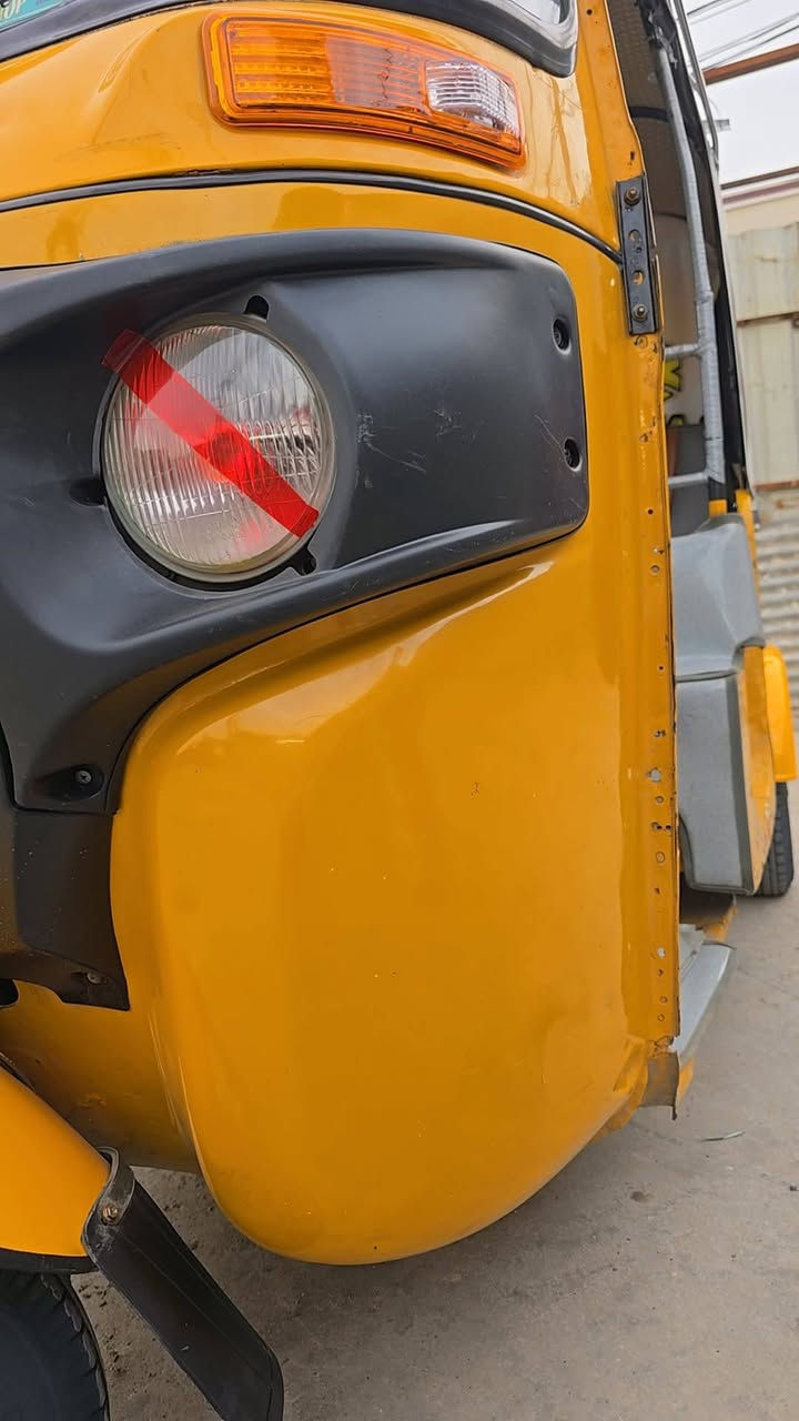 للبيع موديل 20 شهر12 رقم وسنويه تحويل مباشر مكينه وكير وكسن مكفولان تخم تاير دبلات جدد سيبايه درك مسجل سبير الجك جادر يغطي التكتك كهربايات شغاله اطيك بيها تراي يخبل وين تريد روح ترايك لكربلاء  مكاني بغداد الصدر السعر تصال ***********
