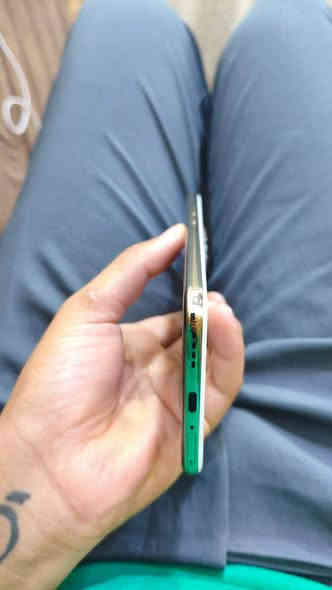 السلام علكيم
خوان جهاز ريملي 14برو بلص 
ذاكره 512
جهاز جديد
مستخدام اقيل سبوع 
غراضه كامله 
سعره 525وبي مجال حك تكسي 

***********
