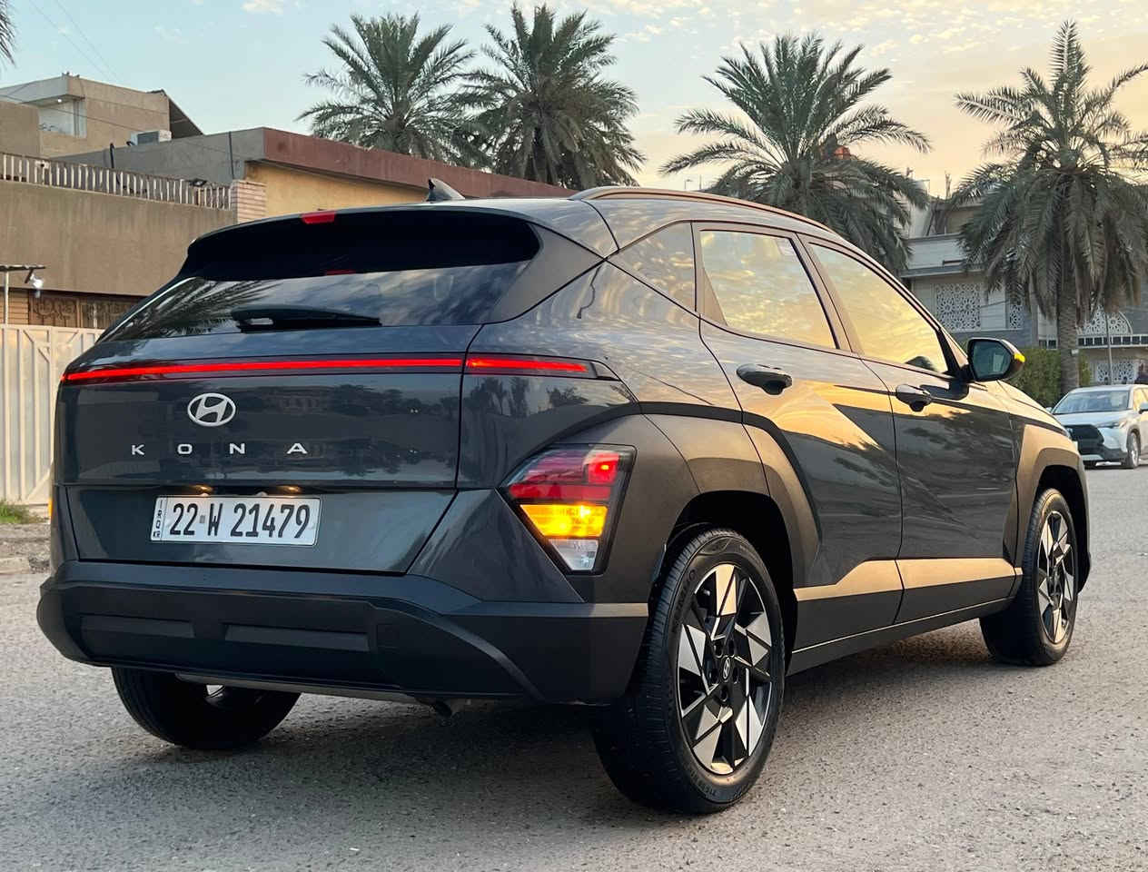 السلام عليكم
هونداي كونا وارد امريكي موديل(2024 )  
 ترقيم جديد اربيل وكاله تحويل مضمون 100‎%‎
ترقيم جديد هزه السيارة 100‎%‎ 
 حادث السيارة بسيط جدا شبر بلبنيد وشبر بلجاملغ باقي السيارة كفاله عامة السيارة جديدة بمعنا الكلمه
( ماشية 29 الف مشي امريكا فقط )
ليبل واحد بدون فتح بدون تبديل
""مواصفات Sel
(داخل ابيض)
بصمة تشغيل . بصمة ابواب . بصمة صندوك
هندبريك بصمه
كشنات كهرباء 
تبريد قتعتين خلفي
تبريد لمس بيانو منفصل حار بارد
ويلكب جبير فراشة 
محرك 2000 دوش
منافذ typse
مصابيح LED أمامية.
مصابيح LED خلفية.
اشاير مري 
رادار امامي مانع تصادم
رادار بلمري نفطه عمياء 
تحديد مسار 
رادار خلفي تنبيه عبور + بريك ذاتي
نظامي  Android Auto و Apple CarPlay.
شاشة جبيرة متصله كار بلي 
تشغيل عن بعد
لايتات امامية عدسات زنون
السيارة كامله مكمله كتلوكات الشركة ارضيارت الشركة
دهن فلاتر كله جديد مابي نقص
العنوان بغداد /
استفسار *********** وتساب
