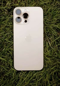 آيفون 16برو ماكس ذاكرة256 بطاريه 98عدد دورات شحن 235 جهاز نضيف مبدل اي...