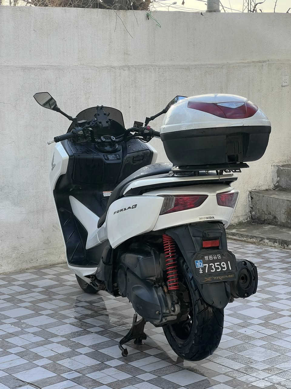 هۆندا فۆڕزا سفر ١٢
پاک و بێکێشەیە کلاج و قایشی شەریکەی لەسەرە مەکینەی نەکراوەتە و دەسکاری نەکراوە 
سعری ١٥ وەرەقە
***********
