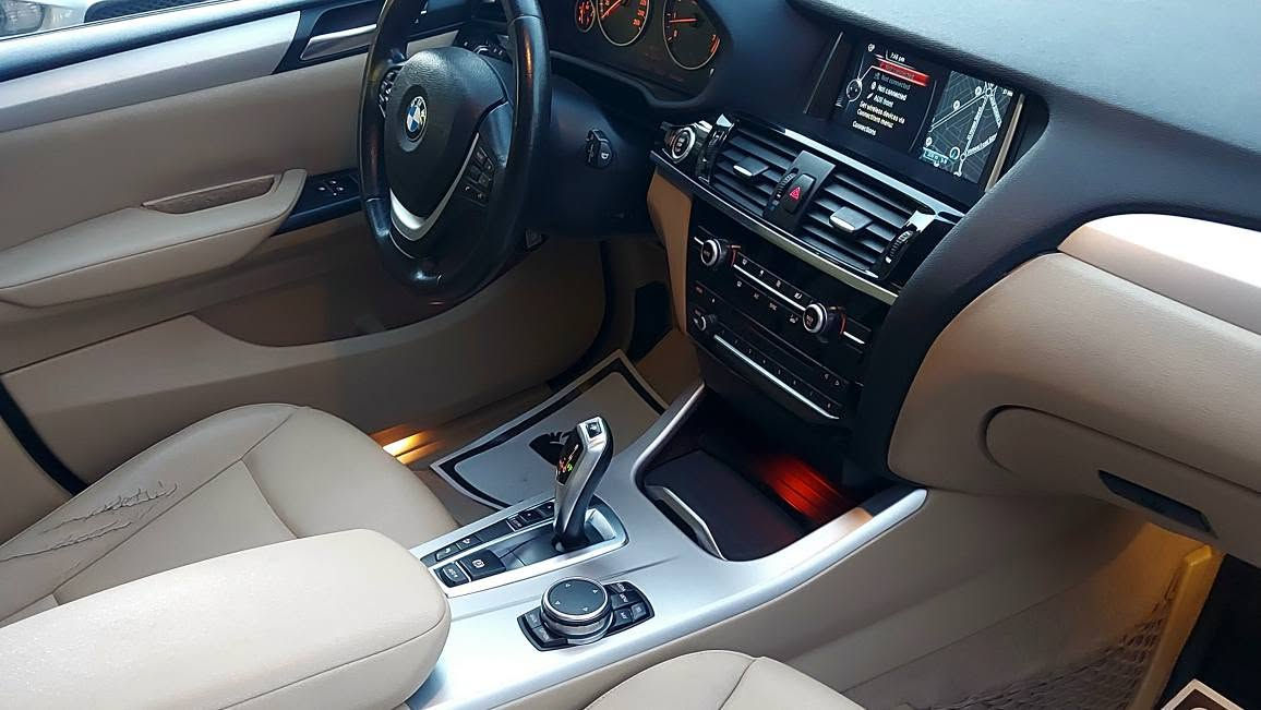 #Bmw///  X3  /// 2015
2000cc turbo  /__
للهواة الحالة الجيدة 
فابريكة بالكامل برة وجوة 
لا يوجد أي مصاريف صيانات نهائي او دهانات نهائي ____
صيانات منتظمة فى التوكيل حتى ١٩٥كم...
حاليا صيانات فى مركز متخصص بالفواتير 
حالة الماتور والفتيس والعفشة والكاوتش جيدة جدا 
رخصة مصر الجديدة 
المعاينة مصر الجديدة 
0100/986/7472 القاهرة, مصر


**إذا كنت صاحب هذا الإعلان وتريد حذفه لأي سبب، رجاءا أرسل رسالة إلى الدعم الفني**