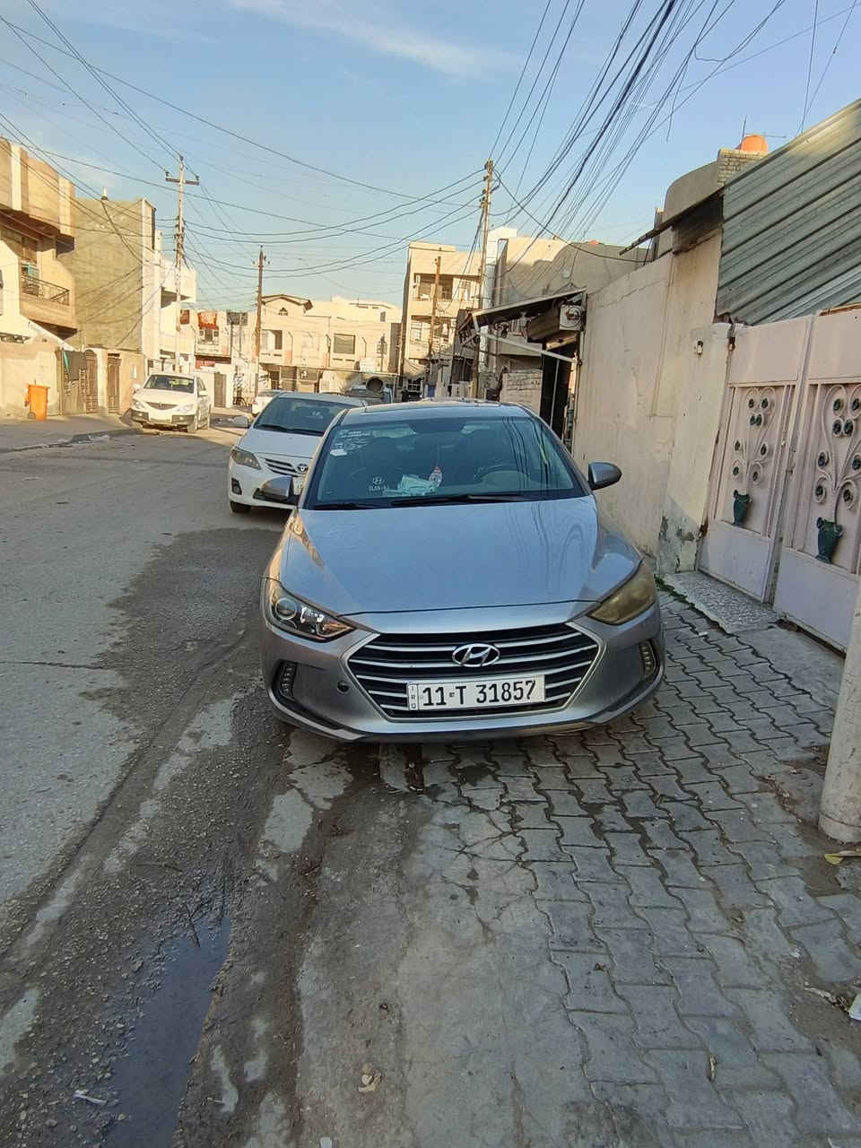 السلام عليكم
سيارة النترا امريكي للبيع فول مواصفات
 فتحة وبصمة ومحرك 2000
 ماشية 47000 بغداد 
السعر: 130 ورقة
رقم الهاتف: ***********
