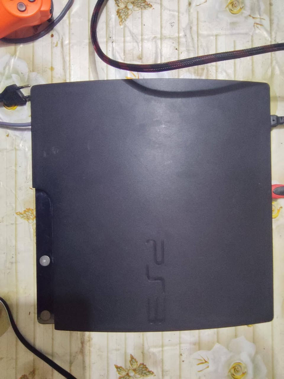 سلام عليكم  للبيع بلي3 سلم مهكر جوستك وحده ملحقات كامله ماعده الكارتون ضايع البلي مفتوح بي الالعاب 4
1.جي تي اي5
2.سبايردمان الجزء2
3.سنايبرالجزء3
4.بلار(سباق سيارات) 
وذاكرته 320 واقبله لزياده سعر130وبي مجال رقم***********كربلاء فقط
