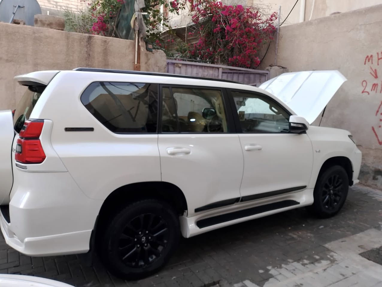 سلام عليكم برادو البيع مكان البصرة لاستفسار ***********
