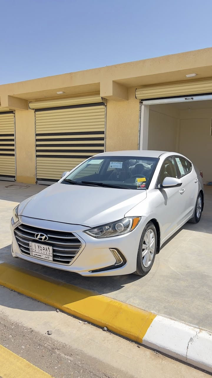 السلام عليكم
النترا موديل ٢٠١٧ 

ألون سلفر وارد أمريكي بيها جاملغ الأيسر تعديل بارد 

موصفات النترا عاديه 

السياره جاهزا ونضيفه رقم أنبار تحويل مباشر 

السعر ١٣٥ وبيها مجال 

للاستفسار الاتصال على الرقم *********** سالم 

صاحب السياره ***********
