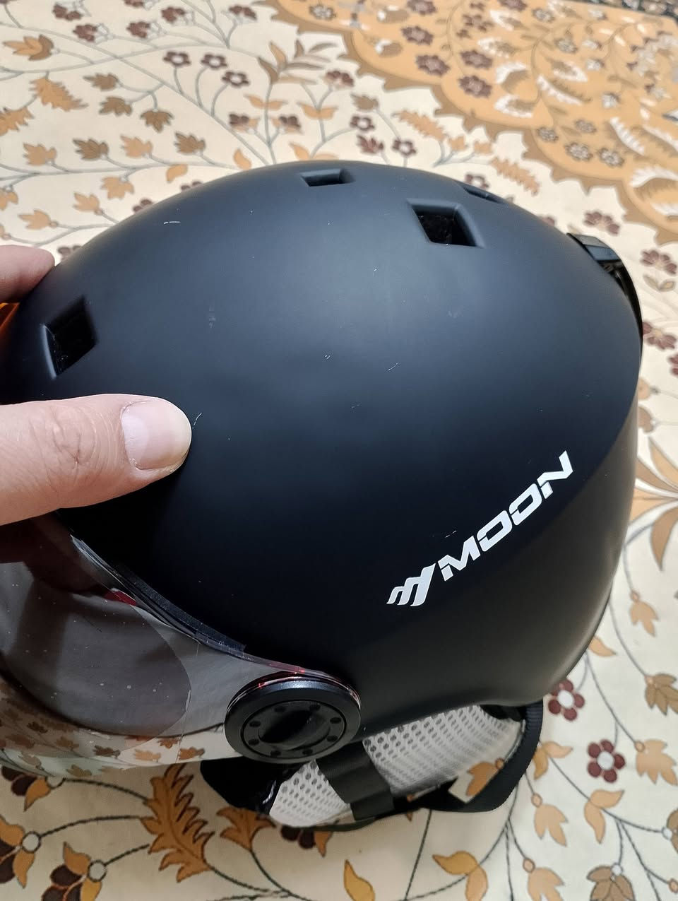 ياالله اللهم صل على محمد وال محمد
خوذه بهذا الشكل بيه شخوط خفيفه وخسفات خفيفه مثل ماموضح بل الصور


**إذا كنت صاحب هذا الإعلان وتريد حذفه لأي سبب، رجاءا أرسل رسالة إلى الدعم الفني**