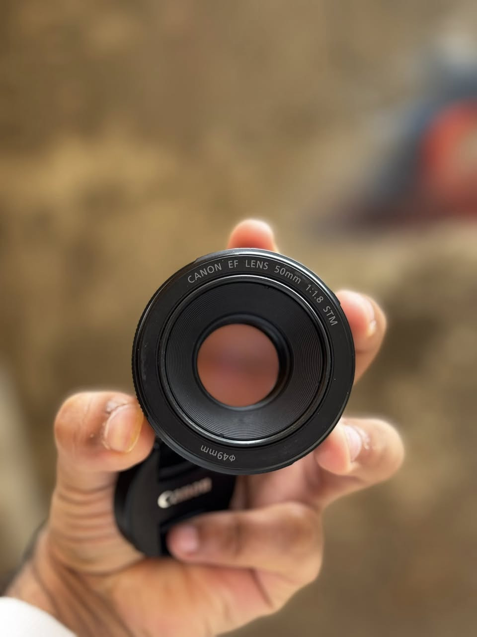 عدسه كانون 50 mm نضيفه للبيع مكاني بغداد الحرية ***********
