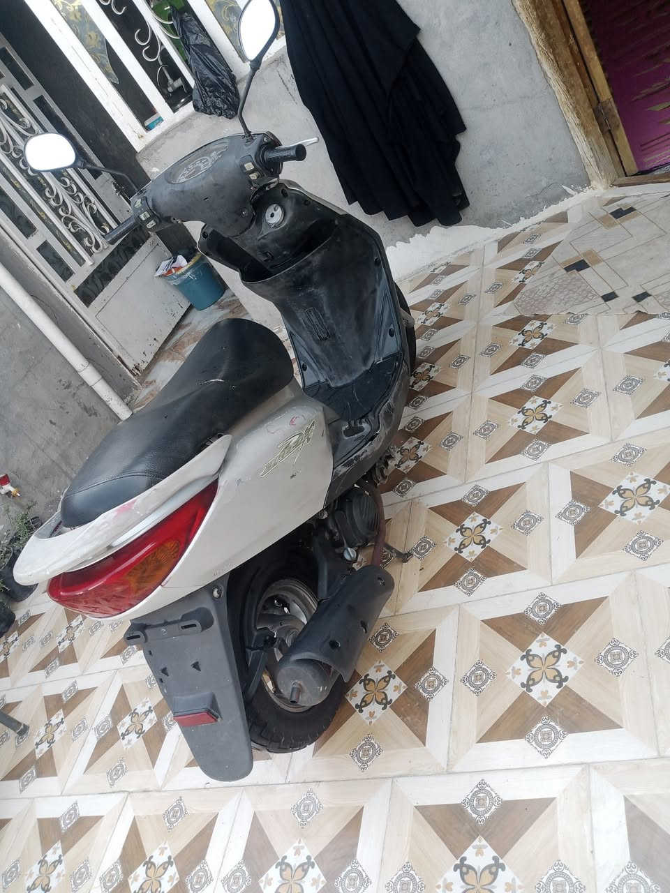 سلام عليكم دراجه بريز للبيع  يجي خاص او الاتصال على هاذه الارقم ***********
