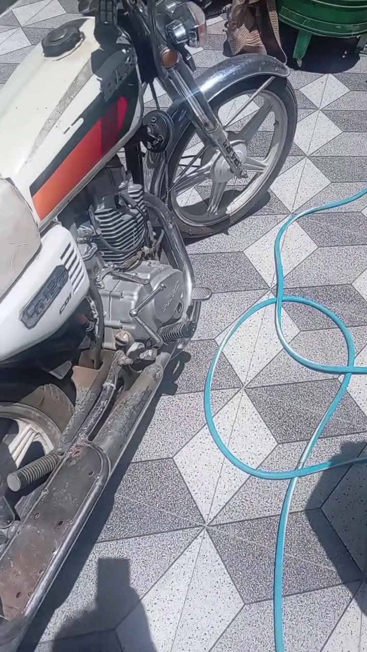السلام عليكم بارت للبيع اصولي موديل 13 جاهزه على من كلشي مكينه كلشي كلشي شراي يدلل
600 وبيه مجال رقمي *********** مكاني شطره
