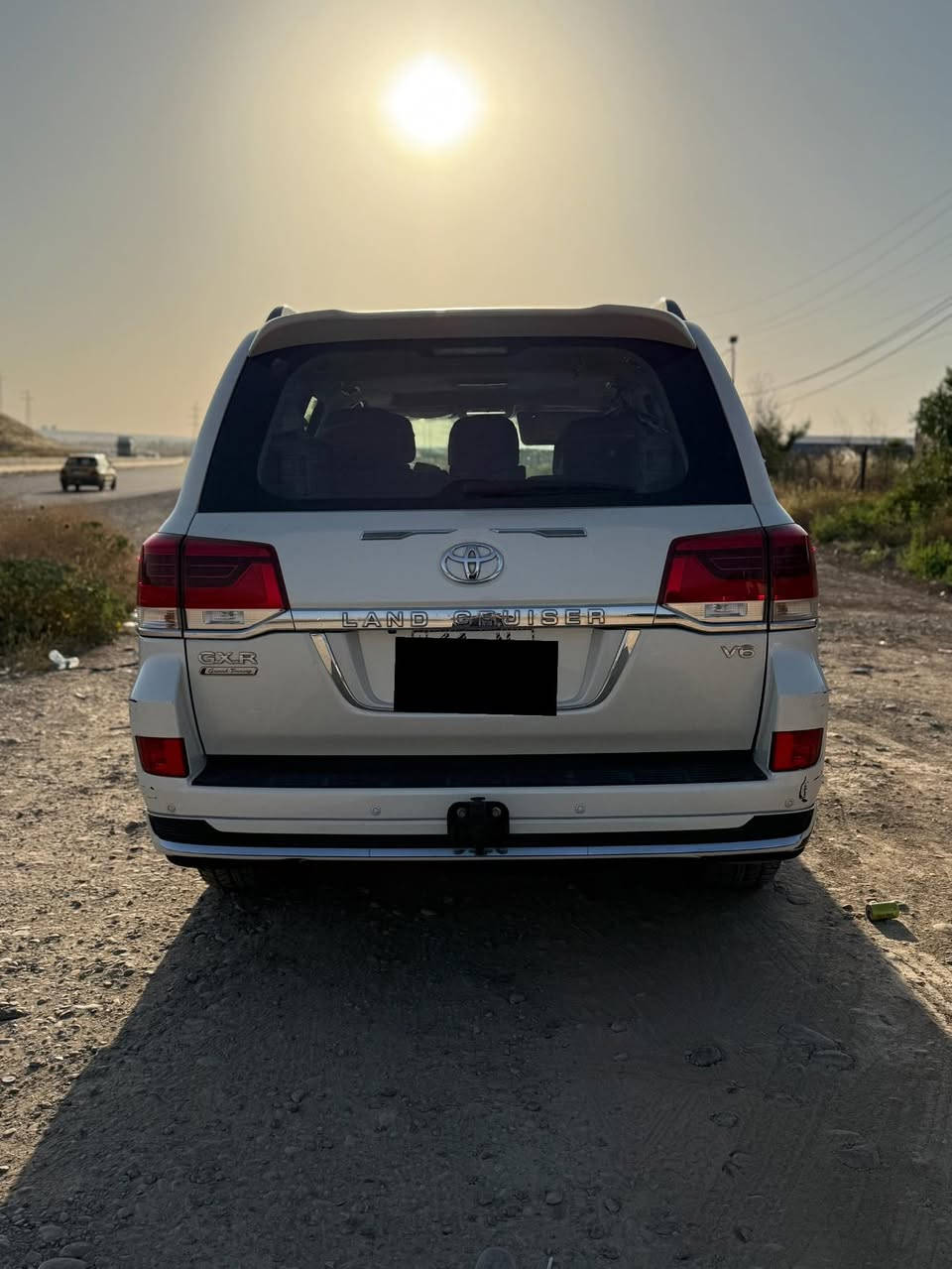السلام عليكم 
لاندكروز موديل2019
ساز كراند تورنك
ماشيه 110الف
دبل ماوس 
3 شاشات
رقم بغداد 
كفاله عامه من البارد والصبغ والتبديل
مكان السيارة بغداد الغزالية 
للستفسار/***********
