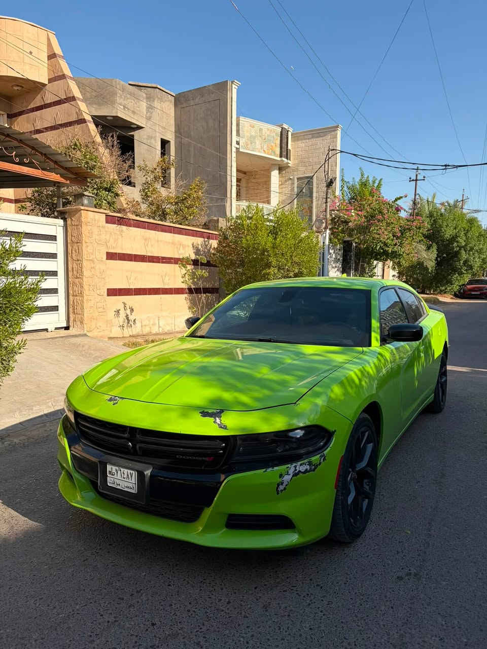 السلام عليكم للبيع چارجر ٢٣ الاصدار الاخير sxt.  بدون رقم منفيس بأسمي
ماشيه ٤٣ الف كيلو 
حادثها. فقط البنيد مبدل باقي السياره كفاله بدون لا صبغ ولا تبديل دعاميتها الاماميه نفسها ما مبدله 
 مواصفات الsxt المعروفه. شاشة حساسات بصمه وباقي المواصفات المعروفة 
للاستفسار / *********** 
مكان السياره بغداد المحمودية 
السعررر 235
