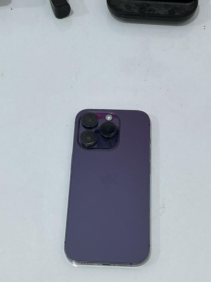 جهاز ايفون ١٤ برو فقط فول نظافه ذاكرة ٢٥٦ بطاريه ٧٦ بس اضمنلك صرف طبيعي جدا بي خط بالشاشة فقط السعر ٤٢٠ وبي مجال مكاني ديالى- الغالبيه ***********
