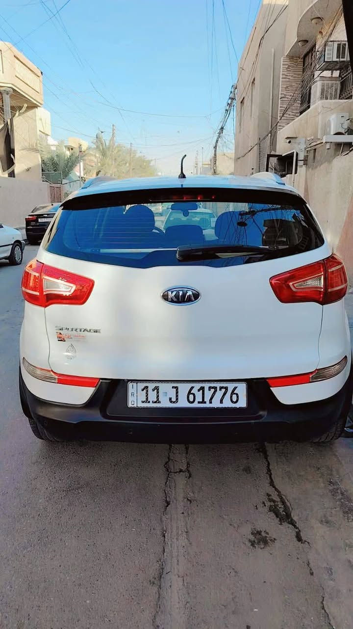 سبورتج ٢٠١٢ للبيع خليجي رقم بغداد انكليزي سياره نظيفه كله جاهزه بيه فقط بارد بل جاملغ أمامي عكس السائق والباب الخلفيه هم بارد فقط والباقي كله مكفول *********** السعر 145
