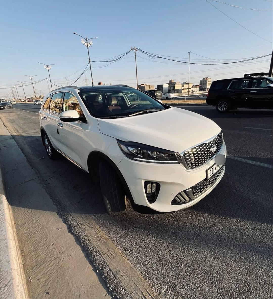 السلام عليكم ورحمة الله وبركاته 
كيا سورنتو 
المواصفات 
مديل 2020
بانوراما
كشتات قرميدي 
سته سلندر 
رقم بغداد بسمي تحويل ثاني يوم 
سنويه مجدده جديده
مكفوله السياره عدى بارد بسيط موضح. بل سونار 
أربع أصابع 
ماشيه 71 الف حقيقي 
مكان السياره كربلاء 
رقم الهاتف ***********
السعر 275 وبيه مجال
