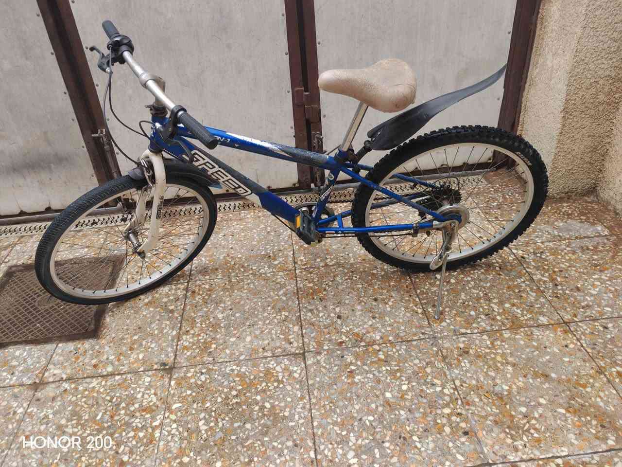 تخفيض
بايسكل حجم 24 ابريكات امامي خلفي مكينة شيمانو 6 سرع خليفة السعر 60
للتواصل
***********
