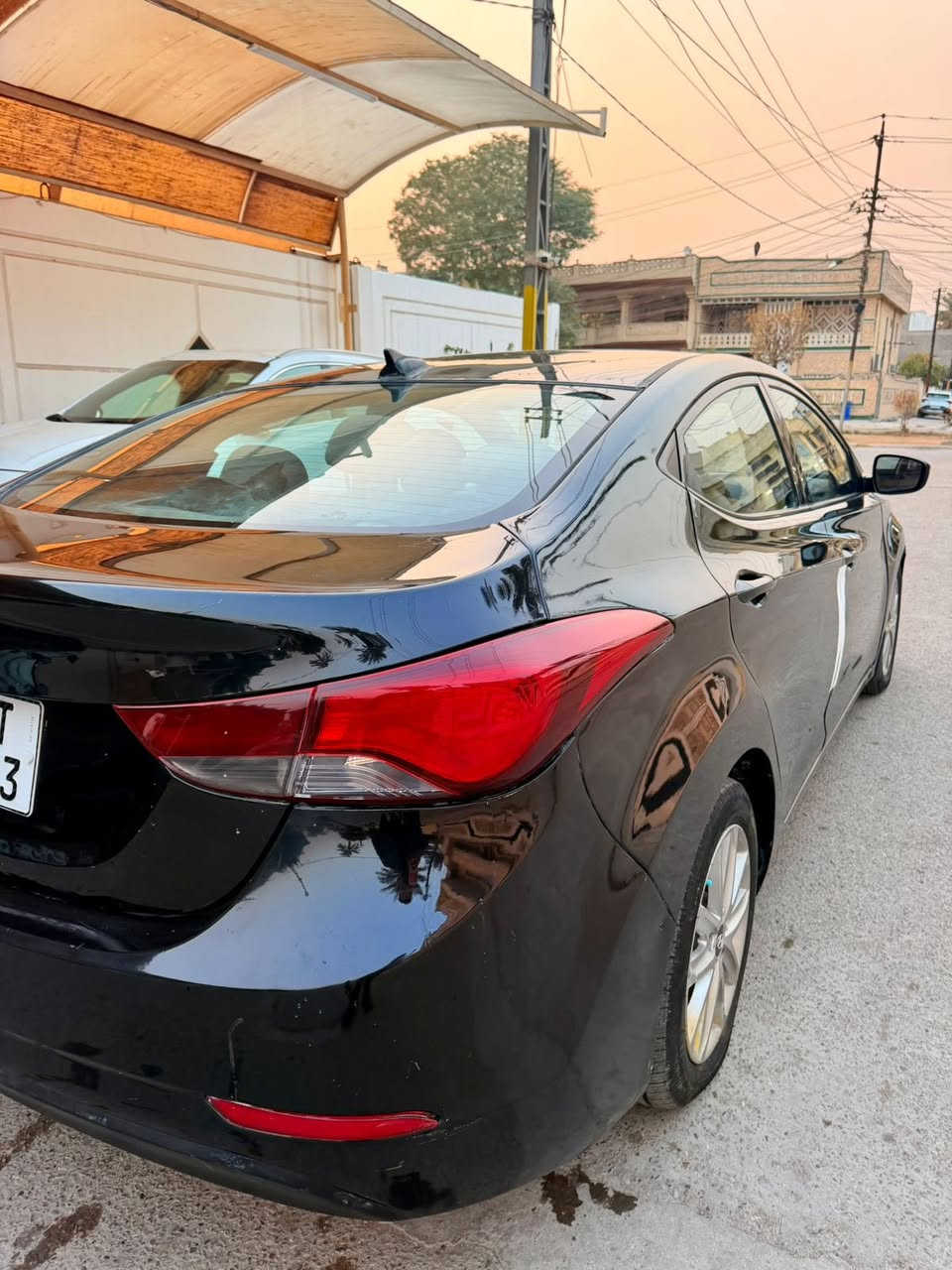 السلام عليكم
النترا ٢٠١٦ وارد امريكي 
رقم بغداد بأسمي تحويل ثاني 
حادثها قبق جنطه وجاملغ الخلفي بدون ايرباك 
شاشه وكامره بلادي اصلي ١٨٠٠ دوش مكفول من التبخير والتنقيص ماشيه ١٢٦ ميل حقيقي 
كير مكينه حداديه تخم تاير تبريد خير من الله 
سياره جديده جداً 
السعر ١٠٣ وبي مجال بسيط 
المكان بغداد 
رقم الهاتف ***********
((غير متواجد ع فيس))
