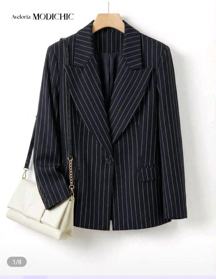 السلام عليكم متوفر ملابس شي ان جمله ومفرد نموذج من القطع 👇🏻
للتواصل *********** ومتواجدين يوميه لايف ع تيك توك حمزه شي ان اسعار مناسبه
