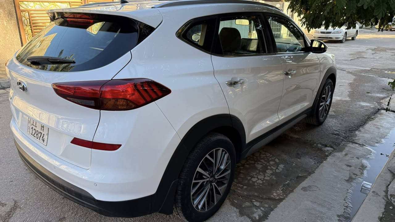 سياره توكسان خليجي للبيع 

موديل ٢٠٢٠

فوووول مواصفات ١/١ عدا البانوراما 

⬅️رقم بغداد الدولي الجديد

 مشروع وطني مجددة الى سنة ٢٠٣٠

ماشية 46 الف كم فقط

السيارة ب اسمي 

وقبل ايام داخلة هزه 

ومحول الرقم الجديد 

ومجددة السنوية ٥ سنوات

يعني من كلشي كاملة الياخذه مجرد تحويل ثاني يوم

السيارة مكفوله كفالة عامة 

⬅️السياره فول 

جديدة حتى الغراض والعدة  كلهم بعدهم بنايلون الشركة 

والفابلون مال سيارة

والسيارة تايرات تخم جديد قبل ايام شديته

 حتى الجداحة بعده بنايلون الشركة ممستخدمة

والاسبير المقدس منازل

والنايلونات ال بل ارضيات هسه شلته بعده ع وضعية الشركة

مواصفاته /

بصمة تشغيل

بصمة ابواب

٣ انضمة قيادة

٢ كرسي كهرباء

أريل نفكيشن

شاشه أبل كار بلي 

الداخل كشنات مخمل جان مدوشمه من استلامه من الشركة وهسه شلته محد كاعد عليه 

شاحن واير ليس

٢ لدات امامية 

ثلاجه بلجكمجه

محرك ٢٠٠٠ دوش

اي بي اس

فول تحكم ستيرن

الدوسات علامة توكسان 

حاجب نهاري

كشافات زينون

الدشبول والغرفه الداخلية كله فايبر كاربوني

حساس امامي
كامره اماميه بلاديه 

حساس خلفي

كاميرا خلفية دوارة

مري شفط ويا القفل

نضام ترحيب

ويل ١٨

مخرج Aux 

مخرج usb

لد امامي 

لد خلفي

مثبت سرعة

اشاير بلمري

يدات نيكل 

قطعتين تبريد

⬅️والسيارة ع ايد وحدة من طالعه من الشركه

⬅️ مكان السيارة بغداد حي الاعلام قرب جامع عمر 

والسيارة داخله هزه جديد قبل ايام ومتحول الرقم الجديد ومجددة 

يعني الياخذة مجرد تحويل

السياره سعره ٢١٩ ورقه 

( دفترين و ١٩ )

مكان السيارة بغداد

وهذا رقمي
***********
