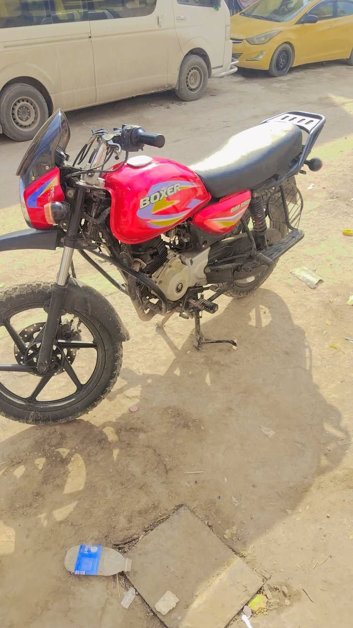 دراجه البيع موديل 21 سنويه لوحات الرقام بعدهن ماطالعات بس تستلمهن السعر1500 رقم الاتصال *********** العنوان الديوانيه حي الوحده
