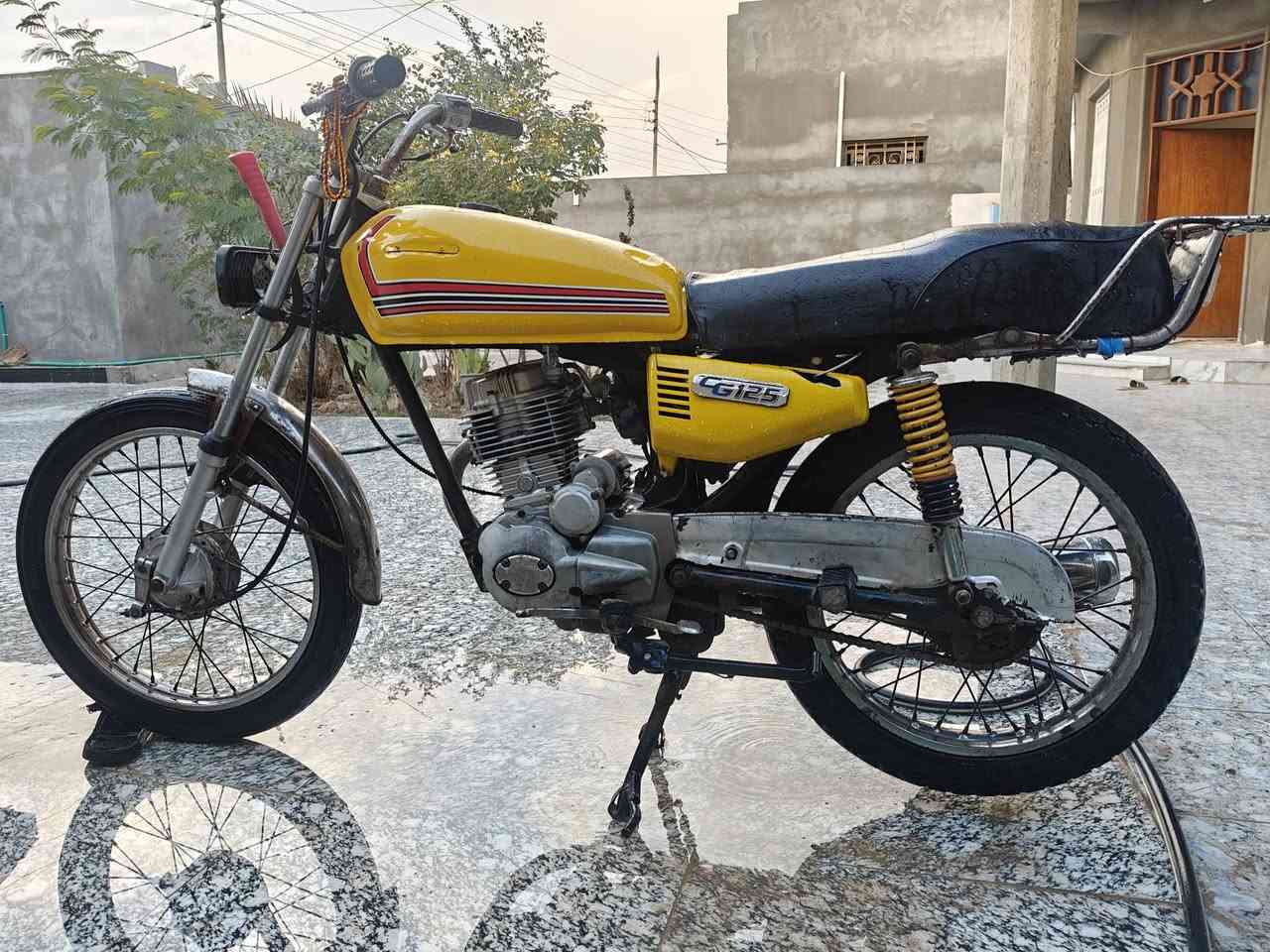 دراجه ايراني كلك  محرك امتي ار الصلي مكاني بصره الدير النشوه -سعر 400 وبه مجال رقم ***********
