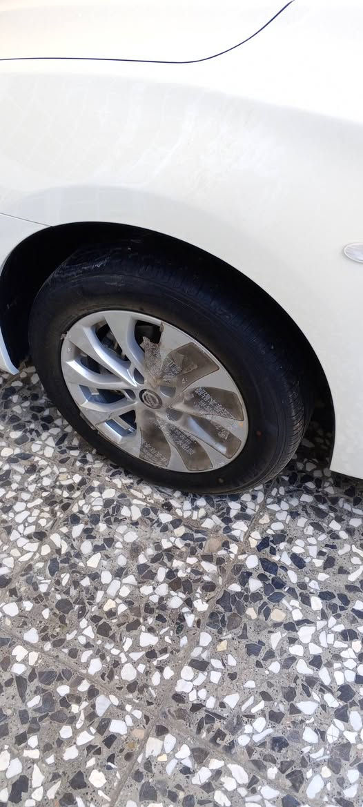 نيسان سنترا موديل 25زيرو رقم أربيل الجديد باسم شركة تحويل وكالة مجانا داخل مشمشي جلد  شاشة جنل للاتصال ***********
