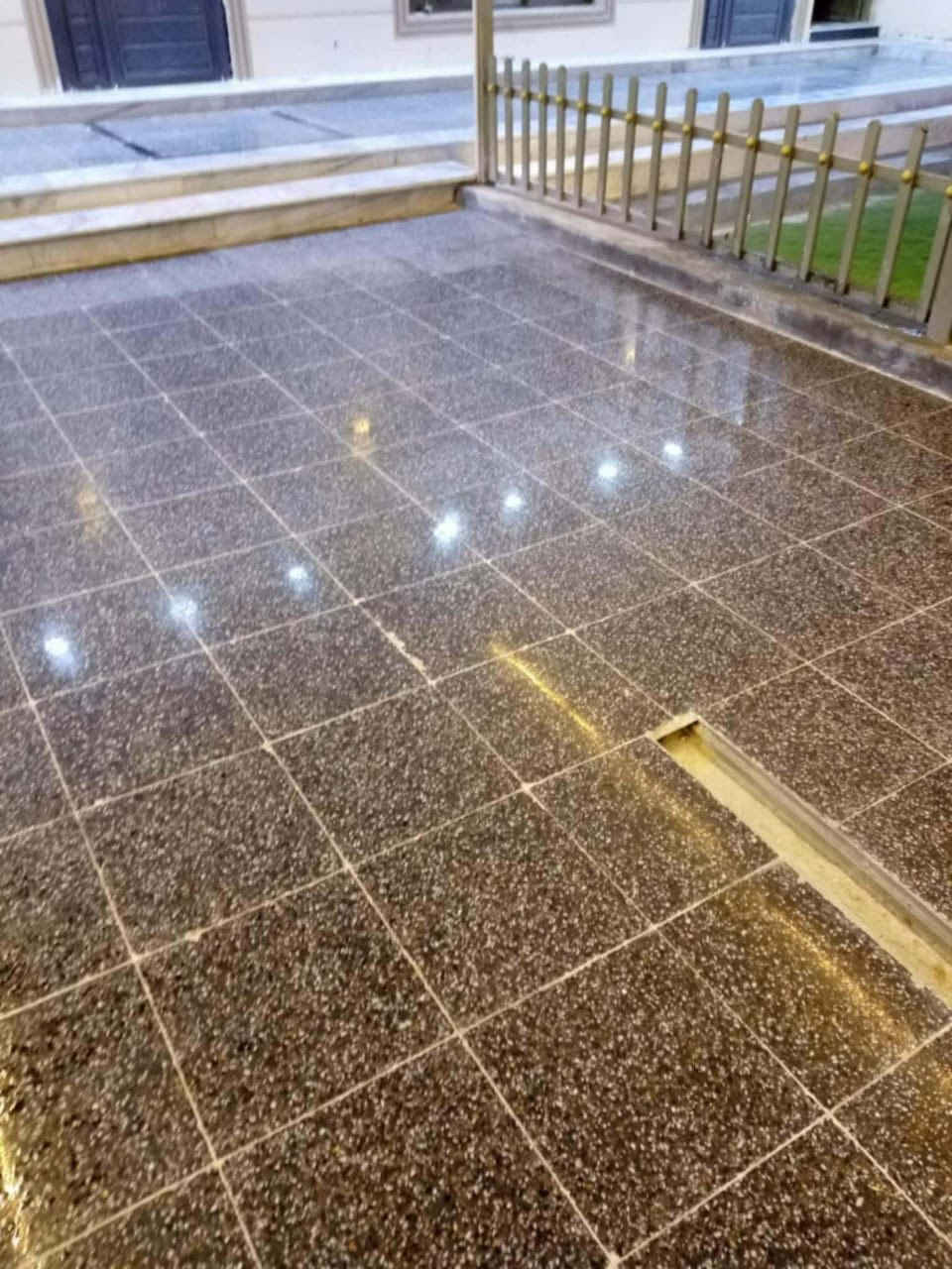 🔹 فريق متخصص في جلي وتلميع الأرضيات بجميع أنواعها
🔹 خبرة في العمل على الكاشي والمرمر والبورسلين
🔹 إزالة البقع الصعبة – معالجة الفواصل – إعادة اللمعان
🔹 نتائج فورية – خامات أصلية – أجهزة متطورة
🔹 أسعار مناسبة وزيارات ميدانية مجانية
📱 تواصل معنا مباشر للحجوزات والاستفسار: (رقم الهاتف)
***********
العمل في ذي قار وجميع الأقضيه والنواحي 
وميسان / واسط 
بقية المحافظات حسب المساحه
