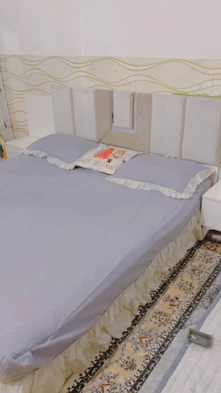 البيع غرفه 5 قطع اي ضرر مابيهه السعر 400 وبيهه مجال المكان بغداد العبيدي الاستفسار رقم الهاتف واتساب *********** ***********
