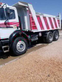 سلام وعليكم للبيع كرواتيه 2002مجموعه جي اف ام القيطان مكينه 44 كير 210...