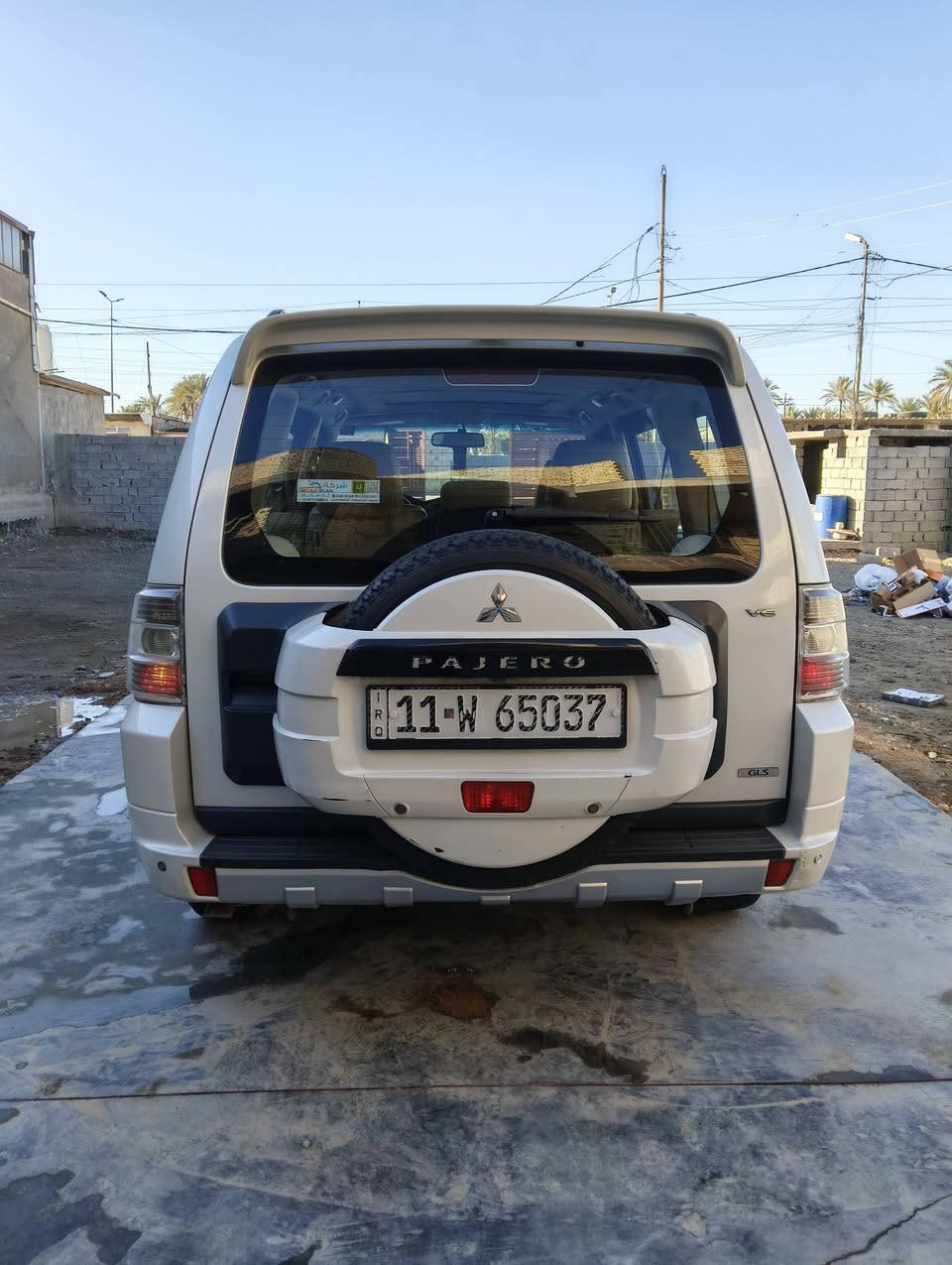 السلام عليكم للاستفسار *********** للبيع باجيرو 2014 حبتور فول موصفات معروفه موصفات الحبتور رقم بغداد باسمي مكفوله من الضربة والصبغ بيها بارد فقط بجاملغ الامامي كير مكينه حداديه كله جديد
