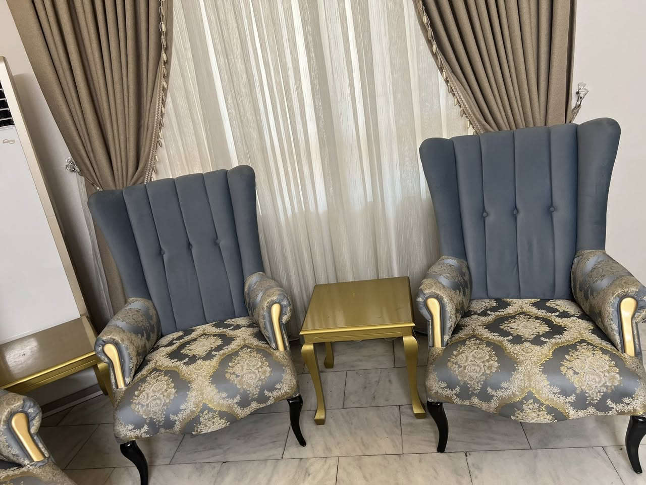 للبيع تخم تركي ١٠ مقاعد نظيف حداً استعمال قليل
مع سيت طبلات 3 
سعره مليون و٤٥٠ 
وبي مجال 
بغداد البلديات


**إذا كنت صاحب هذا الإعلان وتريد حذفه لأي سبب، رجاءا أرسل رسالة إلى الدعم الفني**