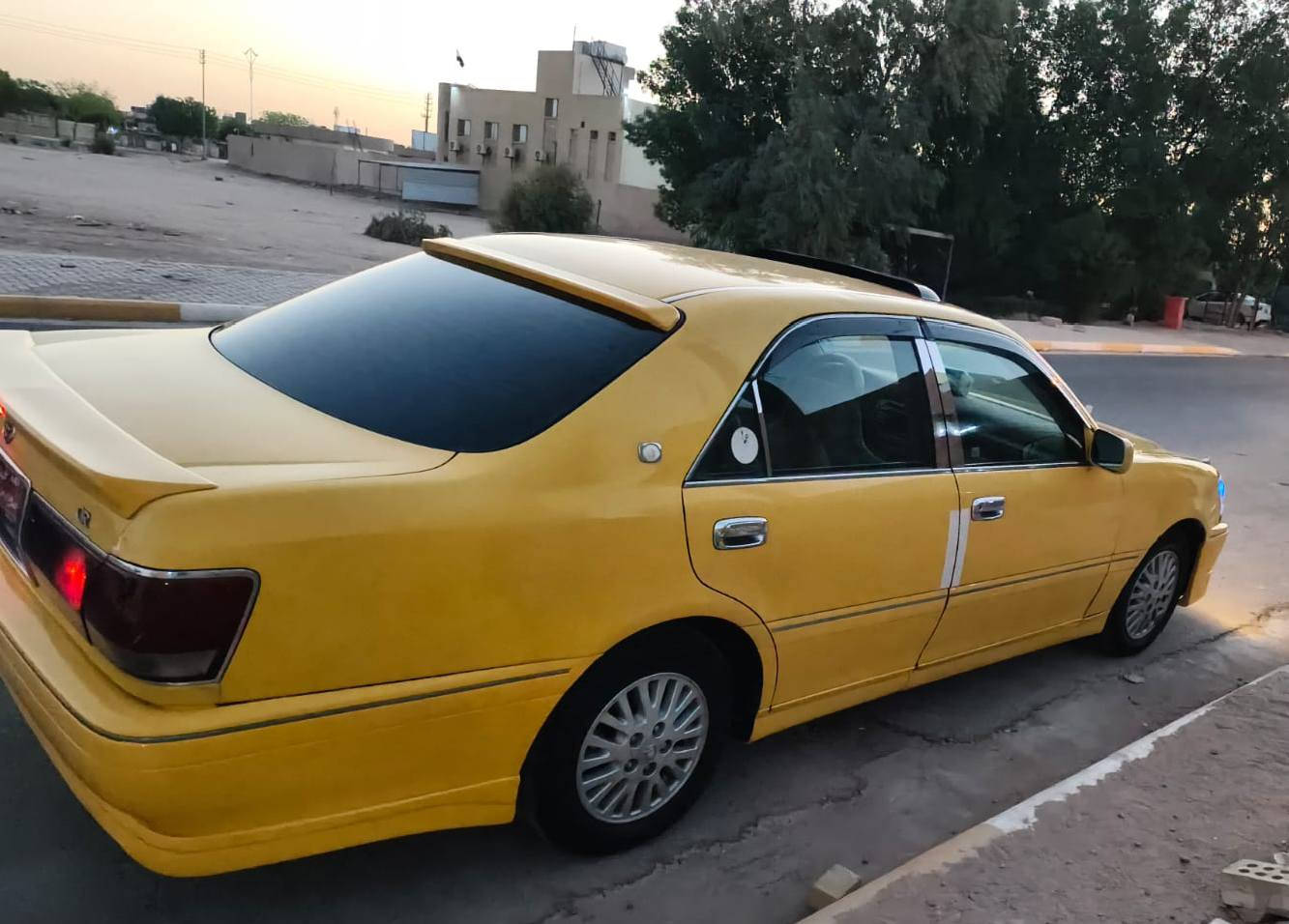 ملكة أجرة للبيع سيارة مكفوله من الكص ونقل جثه ولضربه مكينه وكير جدد تخم تاير تبريد شغال  سيارة مصفره هيئه وضريبه سيارة ضبارة اكامله اصوليه العنوان بصره تنومه سعر 35  رقم بي واتساب ***********
