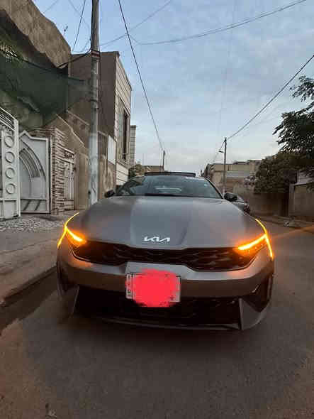 السياره كلش جديده وحلوه وبالحيقيقه احلا من الصور المواصفات:
• الموديل: 2025 الشكل الجديد
• الفئة: GT-Line فول بانوراما
• أوتوماتيك 8 سرعات
• المحرك: 4 سلندر سعة 2.5 تنفس طبيعي العداد: (11 ميل ) )
• شاشة لمس كبيرة متصلة الكترونية (قياس 10.25 )
• نظام ملاحة GPS
• نظام صوتي فاخر pos
. شاشة دشبول ديجتل إلكتروني
• بلوتوث + تايب سي + أبل كاربلاي + أندرويد أوتو لاسلكي بدون كيبل
• شحن لاسلكي للجوال
• دخول وتشغيل ذكي (بصمة)
• تشغيل عن بعد
• مقاعد أمامية كهربائية
• تسخين المقاعد
• نظام تكييف مزدوج
• إضاءة داخلية LED
• نظام اختيار وضعيات القيادة (Eco - Sport - Comfort وغيرها)
• حساسات أمامية وخلفية 360 درجة
• كاميرا خلفية عالية الدقة
• أنوار أمامية LED بالكامل
• أنوار نهارية DRL
• أنوار خلفية لد متصلة
• مرايا كهربائية مع إشارات
وبيها بعد هواي مواصفات سعرها238 ورقه وبيها مجال كلش قليل مكان السياره بغداد الحرية السياره مرقمه كامله بسمي

‭0772 174 7187‬
