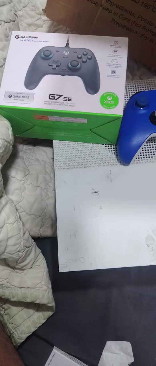 اكس بوكس وان اس ويا يدات ثنين وكيم باص شهريهن واليده وياهه كيم باص ما مستعمله


**إذا كنت صاحب هذا الإعلان وتريد حذفه لأي سبب، رجاءا أرسل رسالة إلى الدعم الفني**