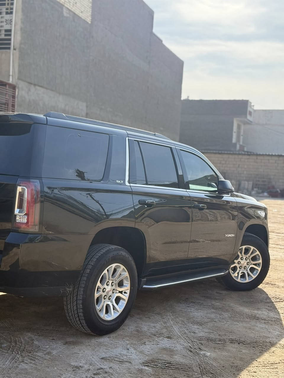 سلام عليكم جمسي 2017وارد امريكم حادث بنيد وچاملغ جهت الصايق بدون دواخل ماشيه 220كم كير ومكينه مكفولات  
اتصال ***********بي واتساب 

سعر 288بيه مجال بصيط للشراي
