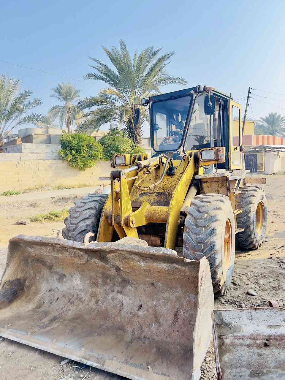 شفل كوماتسو حجم ١٠٠ عظم موديل ٩٢ باسمي تحويل مباشر الاسفسار ***********
