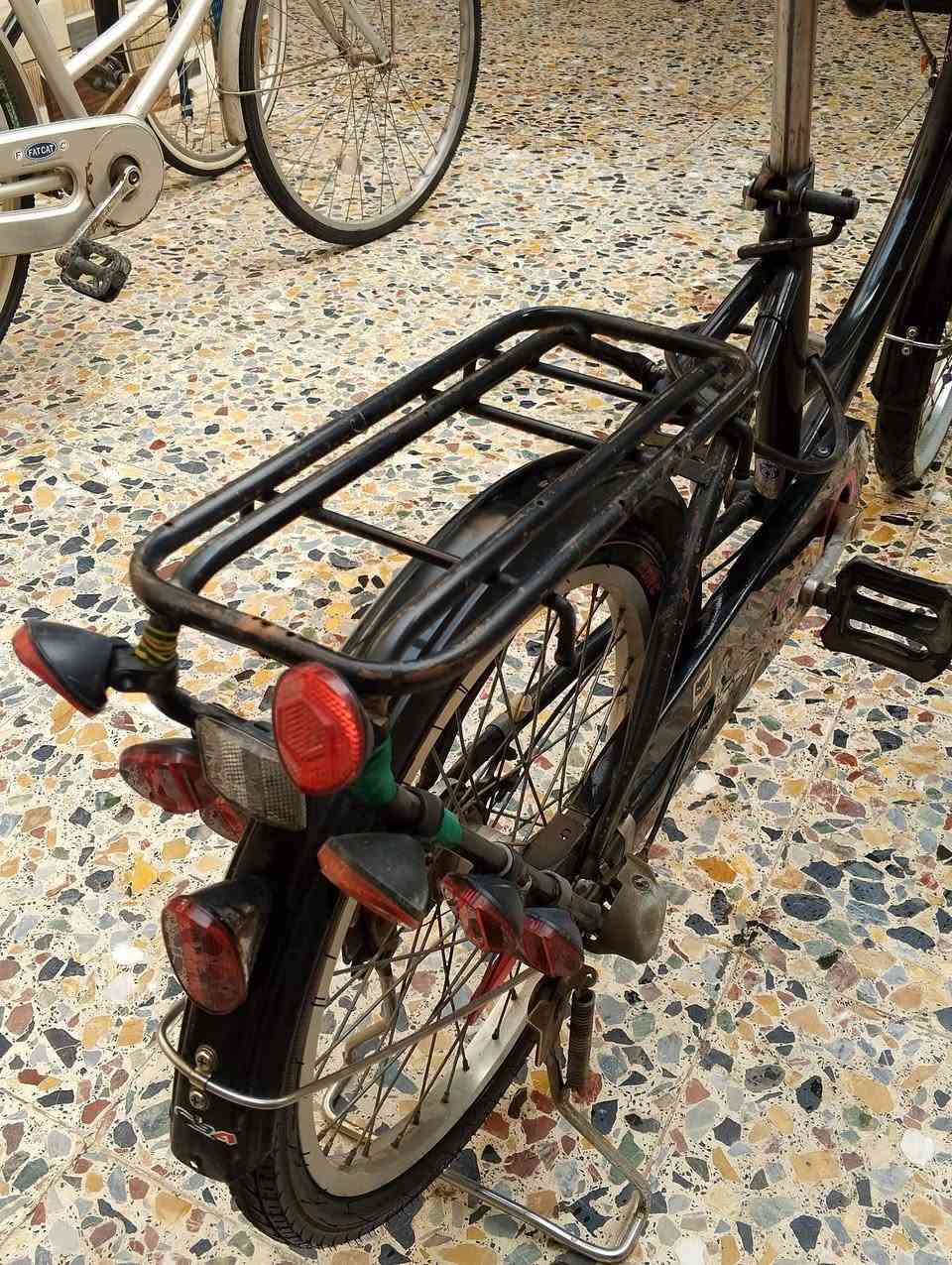 سلام عليكم بايسكل ( بطة )
للبيع عنوان كمالية شارع جامع 

للأستفسار ***********
