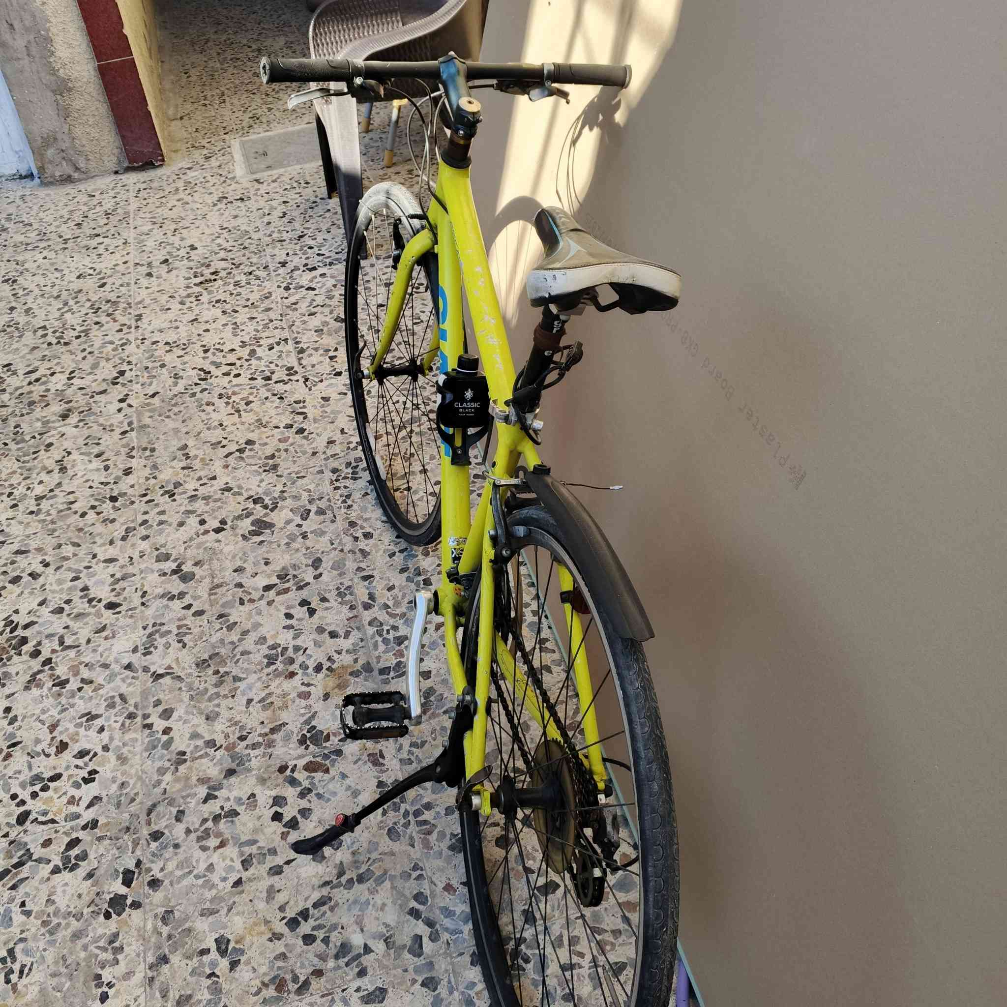 للبيع 200الف  العنوان بغداد دورة هاتف ***********
