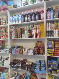 فاترينات • ٦ قطع • طول ٢٫٥م