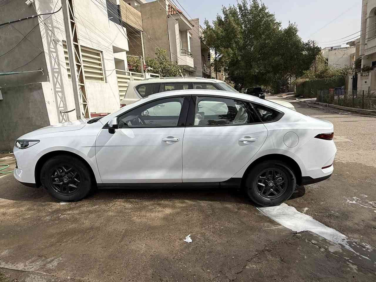 اسلام عليكم بيوايدي 2025 كن بلاص سياره زيرو ماشية 100 كيلو فقط كفاله عامه باسمي غراضها كاملة مع كارت وشاحنه وارضيات مكانها سيديه 
سعرها 18 مليون او نص نهايتها 
***********
