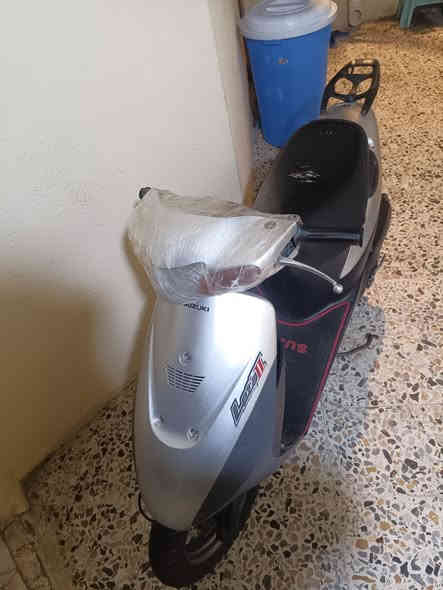 سلام عليكم
دراجه ساسوكي للبيع 
 دراجه نضيفه ما مفتوحه اوراق 
السعر 400المكان الماجديه  ***********
