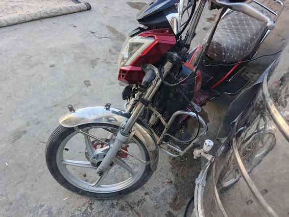 موطور شحن للبيع
نوع
سكنس
 ✅بطاريات عل فحص✅
⭕لايت عالي ناصي 
⭕ شاشه الكترونيه 
⭕نظام ®️ الرجوع الى الخلف
⭕ نظام 3 سرع 1 2 3 
⭕ بريك امامي، خلفي 
⭕ اشاير يمين، يسار
⭕تشغيل عن بعد 
⭕ جهاز انذار سرقه
⭕ شاحنه الشركه الاصليه 
⭕ كلشي شغال كهربائيات 
الموطور نظيف مثل ما موضح بالصور 
(( السعر 250 ))رقمي مكاني شهداء
***********
