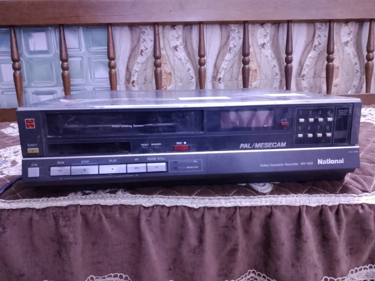 مجسلات انتيكات للبيع موديل سوني الياباني الاصلي للاتصال ***********
