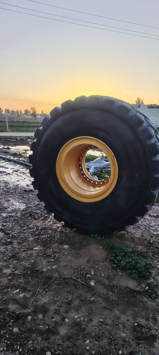 سلام عليكم اخوان عدي هاذا تاير ويل اخو الجديد حجم ٢٦ ونص علا ٢٥ الويل مالته٢٤ برغي اتصل ***********
