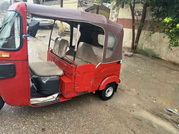 السلام عليكم تكتك البيع موديل 22رقم كربلاء التكتك بيه ضربات موضحه بل صور مكينه مجفته شركه السعر 8000وبهه مجال قليل مكاني محموديه الاتصال ***********
