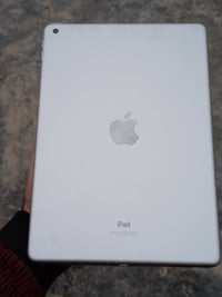 آيباد ٨ • ٣٢ • بطارية ٨٦٪