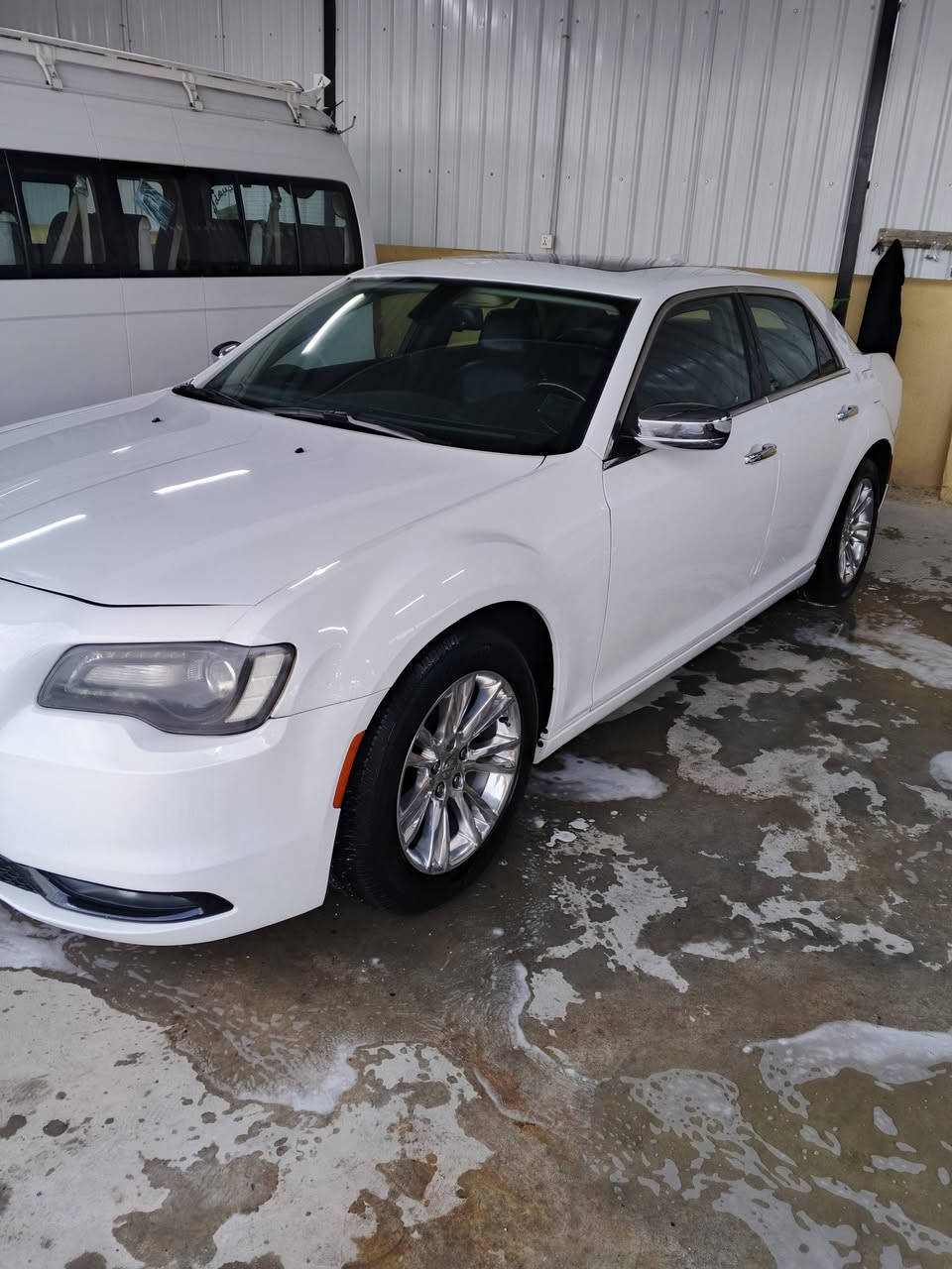 أوباماc موديل 16 رقم بابل
مكينه 3600 فول سعرها 225 وبيها مجال 
***********
