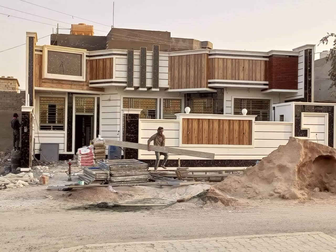 السلام عليكم. كادر خلفات لبخ حسب المواصفات الهندسية عملنا في جميع مناطق بغداد. للتواصل واتساب ***********8
